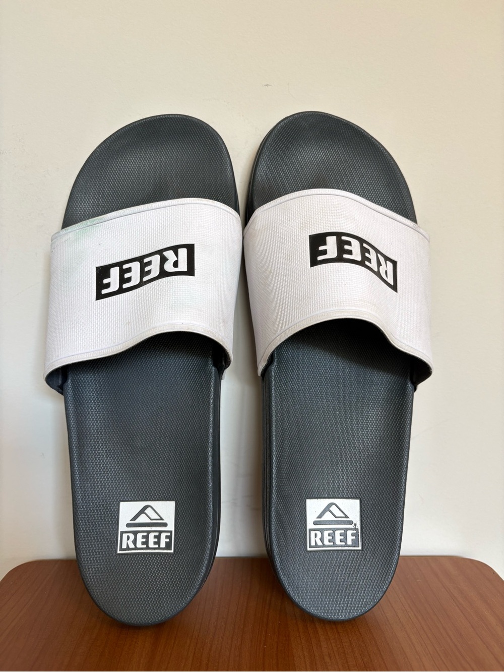 Reef Men's One Slide Sandals White and Black Logo Spellout US Size 11